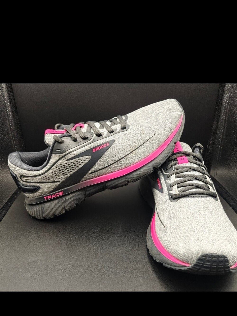 NWOT Brooks Gray and Pink Women's Running Sneakers ONLY USED ONCE - Picture 3 of 5